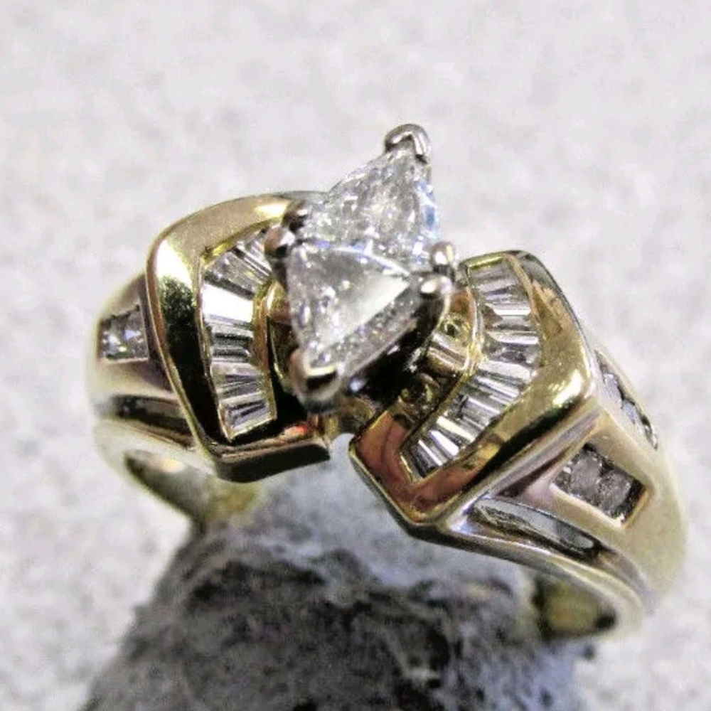 ❌❌SOLD❌❌ Yellow Gold Diamond Ring